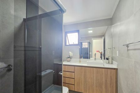 Apartamento para alugar com 1m², 2 quartos e 2 vagasBanheiro da suíte