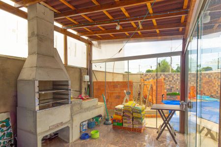 Casa à venda com 41m², 2 quartos e 2 vagas Casa à venda com 41m², 2 quartos e 2 vagasVaranda