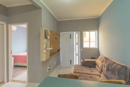 Casa à venda com 41m², 2 quartos e 2 vagas Casa à venda com 41m², 2 quartos e 2 vagasSala