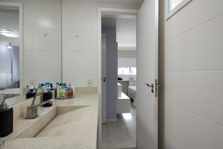 Apartamento à venda com 165m², 3 quartos e 2 vagas Apartamento à venda com 165m², 3 quartos e 2 vagasBanheiro da Suíte