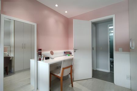 Apartamento à venda com 165m², 3 quartos e 2 vagas Apartamento à venda com 165m², 3 quartos e 2 vagasQuarto 2 - Armários