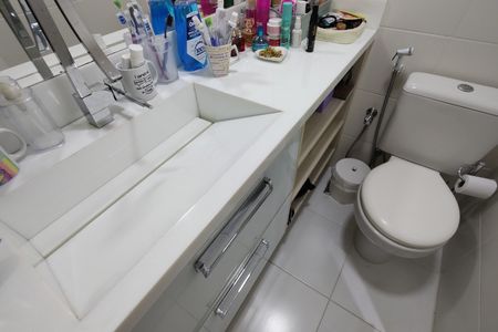 Apartamento à venda com 165m², 3 quartos e 2 vagas Apartamento à venda com 165m², 3 quartos e 2 vagasBanheiro da Suíte 2