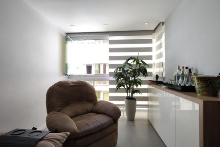 Apartamento à venda com 165m², 3 quartos e 2 vagas Apartamento à venda com 165m², 3 quartos e 2 vagasSala 1