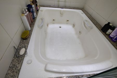 Apartamento à venda com 165m², 3 quartos e 2 vagas Apartamento à venda com 165m², 3 quartos e 2 vagasBanheiro da Suíte 2