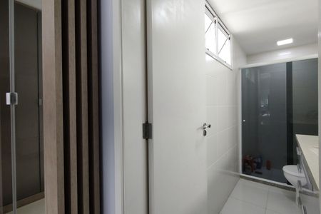 Apartamento à venda com 165m², 3 quartos e 2 vagas Apartamento à venda com 165m², 3 quartos e 2 vagasBanheiro da Suíte