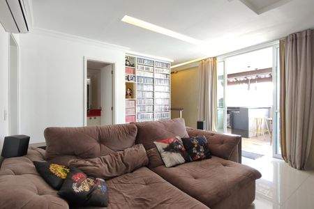 Apartamento à venda com 165m², 3 quartos e 2 vagas Apartamento à venda com 165m², 3 quartos e 2 vagasSala 2