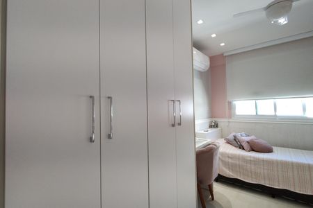 Apartamento à venda com 165m², 3 quartos e 2 vagas Apartamento à venda com 165m², 3 quartos e 2 vagasQuarto 2 - Armários