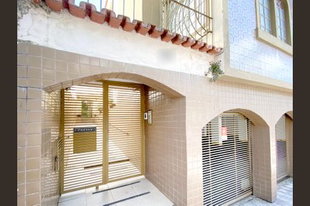 Apartamento à venda com 320m², 4 quartos e 2 vagas Apartamento à venda com 320m², 4 quartos e 2 vagasFachada