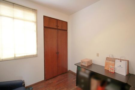 Apartamento à venda com 320m², 4 quartos e 2 vagasQuarto 4