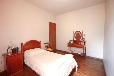 Apartamento à venda com 320m², 4 quartos e 2 vagasQuarto 2