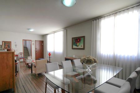 Apartamento à venda com 320m², 4 quartos e 2 vagasSala