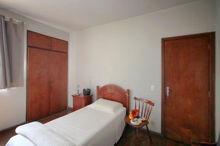 Apartamento à venda com 320m², 4 quartos e 2 vagasQuarto 2