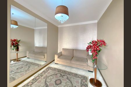 Apartamento à venda com 320m², 4 quartos e 2 vagas Apartamento à venda com 320m², 4 quartos e 2 vagasÁrea comum - Hall