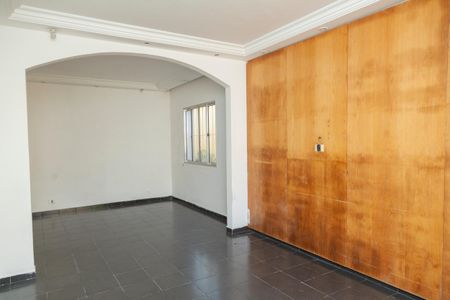 Casa para alugar com 252m², 3 quartos e 4 vagasSala