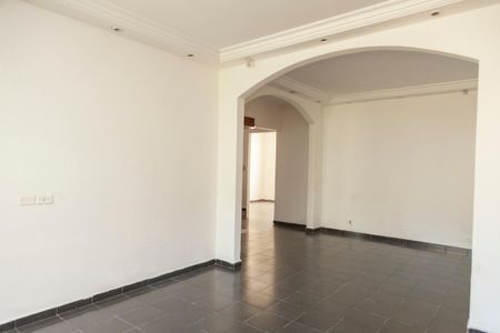 Casa para alugar com 252m², 3 quartos e 4 vagasSala