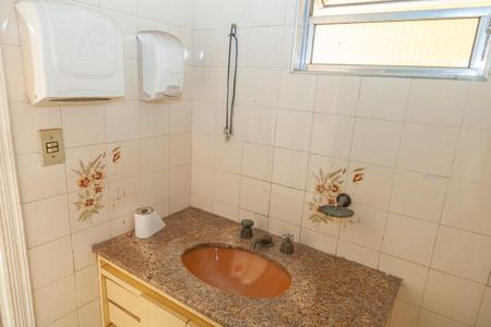 Casa para alugar com 252m², 3 quartos e 4 vagasBanheiro de Serviço