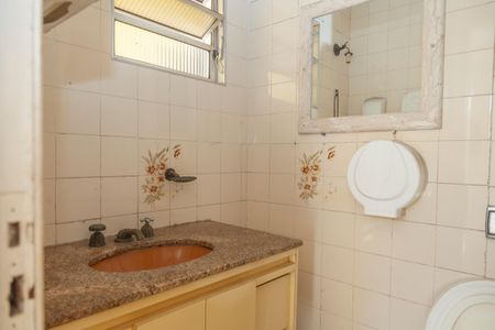 Casa para alugar com 252m², 3 quartos e 4 vagasBanheiro de Serviço