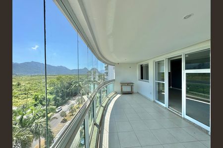 Apartamento à venda com 121m², 3 quartos e 2 vagas Apartamento à venda com 121m², 3 quartos e 2 vagasVaranda da Sala