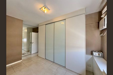 Apartamento à venda com 121m², 3 quartos e 2 vagas Apartamento à venda com 121m², 3 quartos e 2 vagasSuíte 1