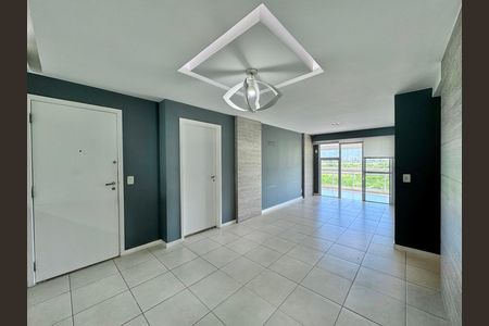Apartamento à venda com 121m², 3 quartos e 2 vagas Apartamento à venda com 121m², 3 quartos e 2 vagasSala