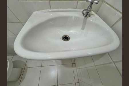 Apartamento à venda com 121m², 3 quartos e 2 vagas Apartamento à venda com 121m², 3 quartos e 2 vagasCozinha e Área de Serviço - Banheiro