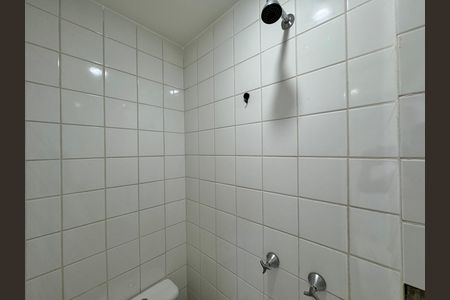 Apartamento à venda com 121m², 3 quartos e 2 vagas Apartamento à venda com 121m², 3 quartos e 2 vagasCozinha e Área de Serviço - Banheiro