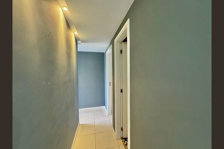 Apartamento à venda com 121m², 3 quartos e 2 vagas Apartamento à venda com 121m², 3 quartos e 2 vagasCorredor