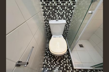 Apartamento à venda com 121m², 3 quartos e 2 vagas Apartamento à venda com 121m², 3 quartos e 2 vagasBanheiro Social