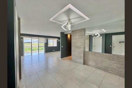 Apartamento à venda com 121m², 3 quartos e 2 vagas Apartamento à venda com 121m², 3 quartos e 2 vagasSala