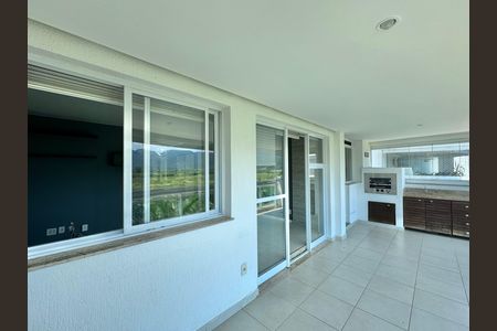 Apartamento à venda com 121m², 3 quartos e 2 vagas Apartamento à venda com 121m², 3 quartos e 2 vagasVaranda da Sala