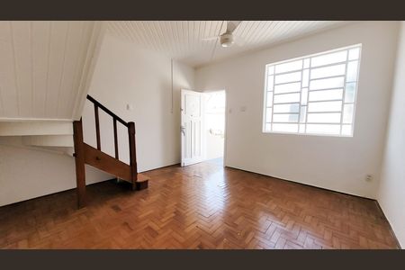 Casa para alugar com 106m², 3 quartos e 1 vaga Casa para alugar com 106m², 3 quartos e 1 vagaSala
