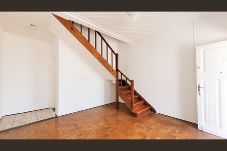 Casa para alugar com 106m², 3 quartos e 1 vaga Casa para alugar com 106m², 3 quartos e 1 vagaSala