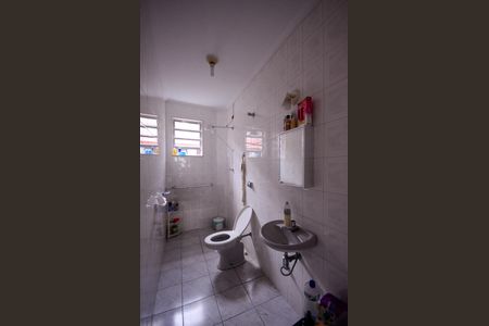 Casa à venda com 80m², 2 quartos e sem vaga Casa à venda com 80m², 2 quartos e sem vagaBanheiro