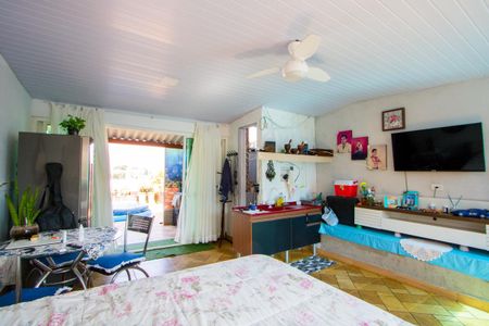 Casa à venda com 160m², 2 quartos e 2 vagasEdícula