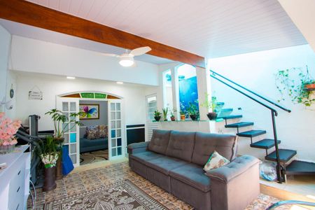 Casa à venda com 160m², 2 quartos e 2 vagasSala de tv