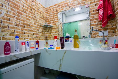 Casa à venda com 160m², 2 quartos e 2 vagasBanheiro do quarto 1