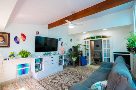 Casa à venda com 160m², 2 quartos e 2 vagasSala de tv