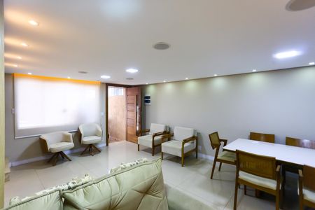 Casa à venda com 110m², 3 quartos e 2 vagas Casa à venda com 110m², 3 quartos e 2 vagassala