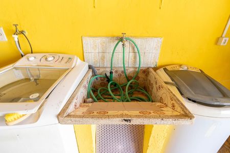 Casa à venda com 150m², 3 quartos e sem vagaCasa 1 - Área de Serviço