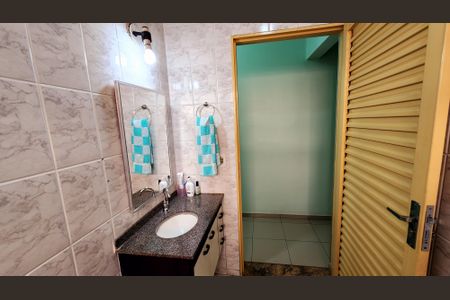 Casa à venda com 250m², 4 quartos e 3 vagas Casa à venda com 250m², 4 quartos e 3 vagasBanheiro