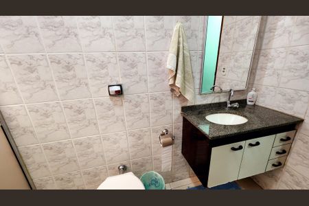 Casa à venda com 250m², 4 quartos e 3 vagas Casa à venda com 250m², 4 quartos e 3 vagasBanheiro