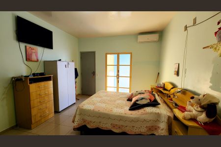 Casa à venda com 250m², 4 quartos e 3 vagas Casa à venda com 250m², 4 quartos e 3 vagasQuarto Suíte