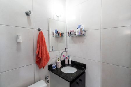 Casa de condomínio à venda com 90m², 3 quartos e 2 vagasBanheiro da Suíte