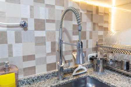 Casa de condomínio à venda com 90m², 3 quartos e 2 vagasCozinha - Torneira