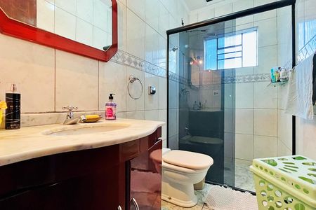 Casa à venda com 138m², 2 quartos e 2 vagasBanheiro 1