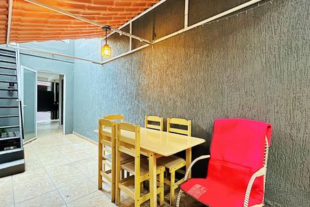 Casa à venda com 138m², 2 quartos e 2 vagasÁrea externa