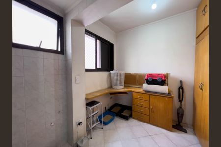 Apartamento à venda com 118m², 3 quartos e 2 vagas Apartamento à venda com 118m², 3 quartos e 2 vagasÁrea de serviço