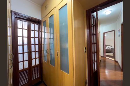 Apartamento à venda com 118m², 3 quartos e 2 vagas Apartamento à venda com 118m², 3 quartos e 2 vagasQuarto 1