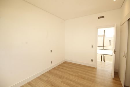 Casa de condomínio à venda com 370m², 4 quartos e 7 vagasSuíte 2