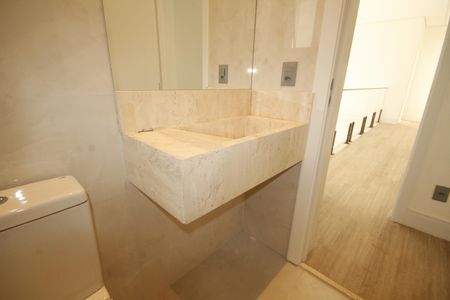 Casa de condomínio à venda com 370m², 4 quartos e 7 vagasBanheiro/Suíte 1